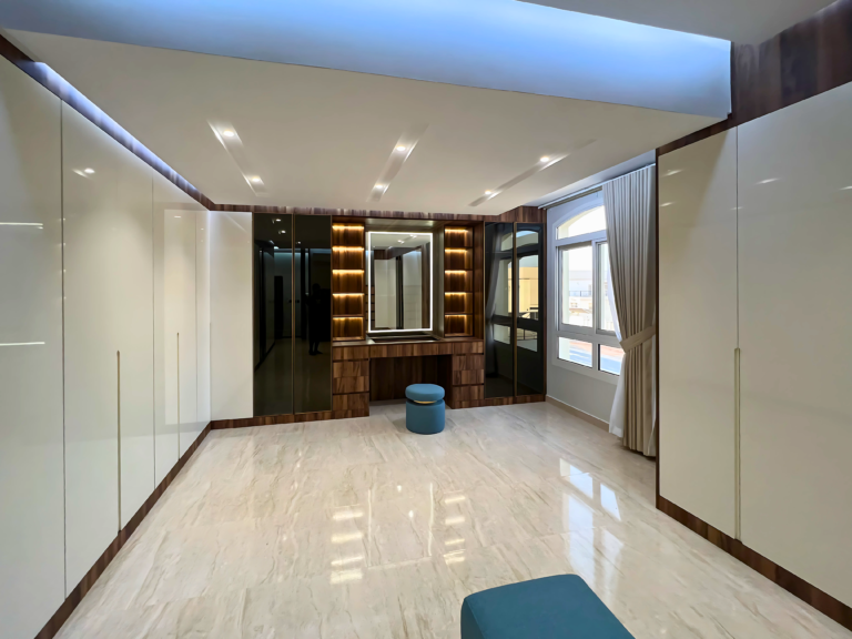 Dressing rooms by Al Malek Carpentry in Ras Al Khaimah
